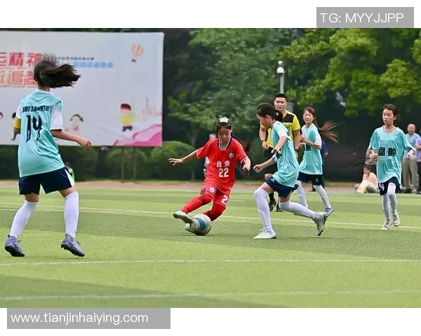 外号小豌豆的足球明星如何在绿茵场上书写传奇人生与辉煌成就