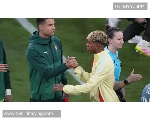 足球明星精彩瞬间合集尽享激情与荣耀的视觉盛宴